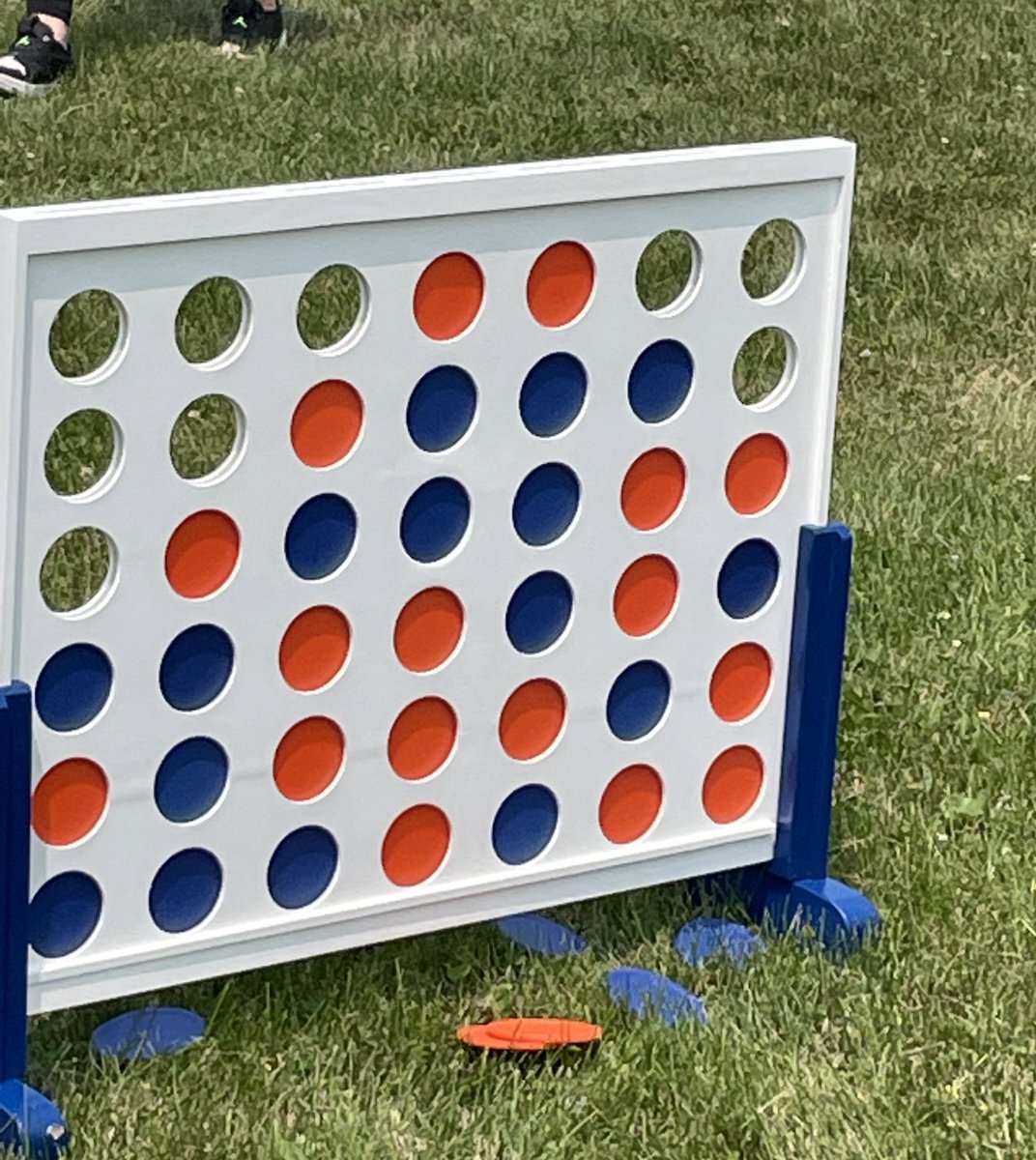 LPSharpEdu's tweet photo. Lunch and Game Time! The staff that plays together grows together! Spike ball, Jenga, Connect 4, etc. @Central301 @D301Sup @301curriculum #Disruption_edu #focusdriven https://t.co/eF3tGsUHGH