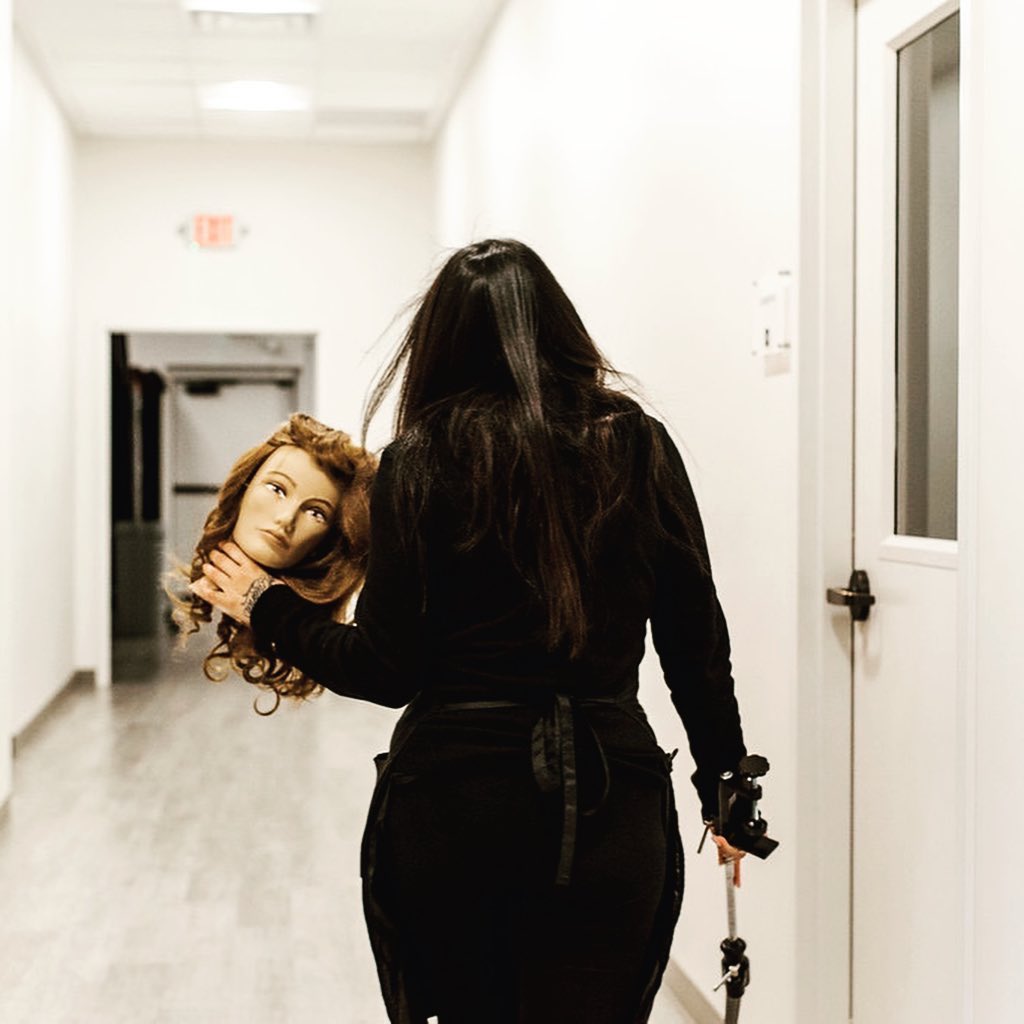 PivotPointIntl's tweet image. Walking into a bright future like… 🌟🖤 #LicensedToCreate #PivotPoint #LearnForward (📸: educatorsofbeautycosmetology)