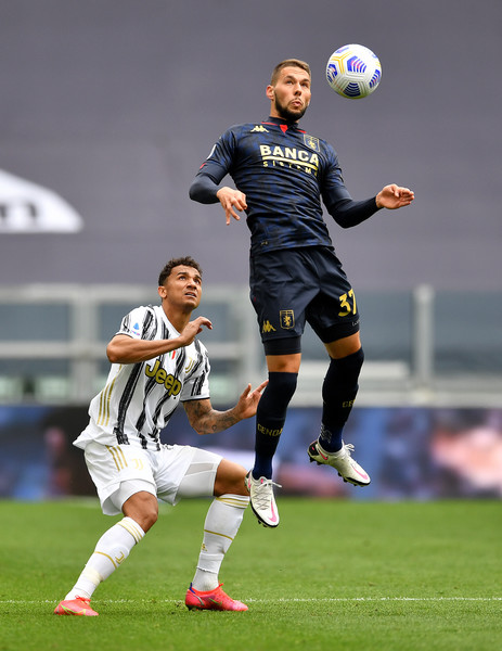 Juventusized's tweet photo. 🚨 Marko Pjaca's 🇭🇷 agent has held talks with Torino 🐂, the forward is set to leave Juventus ⚫⚪ during this transfer window.
@NicoSchira 

#Pjaca #Juventus #Torino #Mercato https://t.co/HBc5a1v6Rg