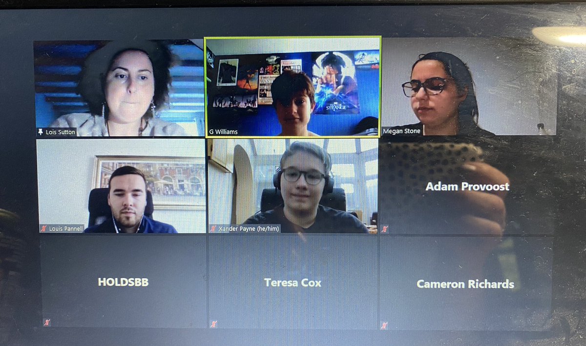 BridgendYouthC's tweet photo. This evening we had the consultation team from @bridgendcbc in to discuss the LDP (local development plan) with our youth council members 🗣#bridgendyouthcouncil #youthvoice #haveasay #consultation #localdevelopmentplan #bridgend #zoom #onlinemeetings https://t.co/7wOEQeTrpa