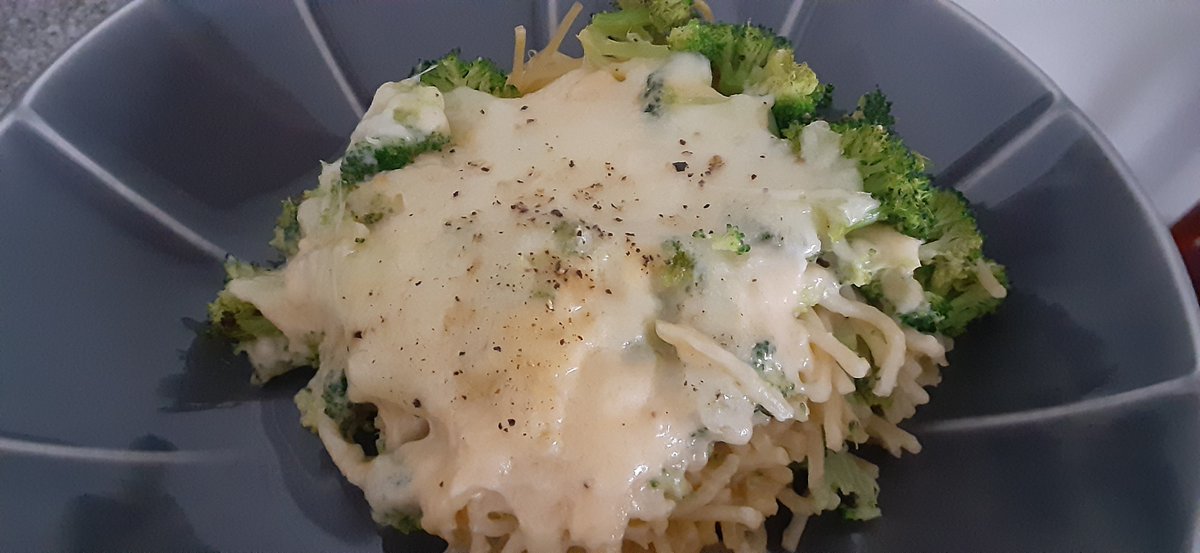 Lee89364493's tweet image. Lunch for a crowd  🌝
#shelfcooking 
#fun  #yummy 😋