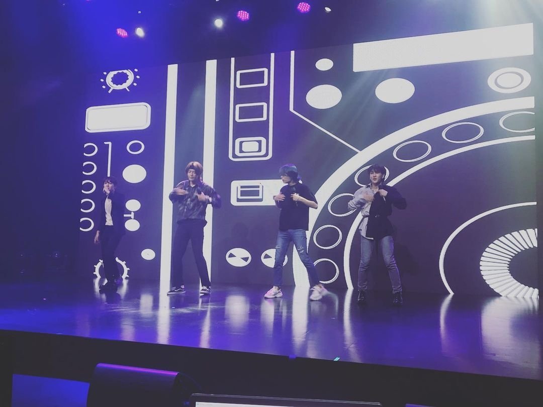 ZPZG_Brazil's tweet photo. #INSTAGRAM | 17.07.2021 • Atualização na conta da J-Star com ZPZG.
"#지피지기 #ZPZG #PerformanceOnline #PreparaçãoArdua #DemonstremMuitoAmor"
⏳❱https://t.co/p7zGx7OE4O
#ZPZG #지피지기 @zpzg_official https://t.co/c4ysY7Q5Wq