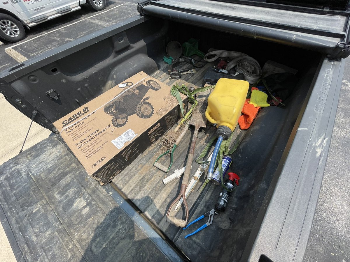 Tell me you’re a farmer with a little boy about to turn 1 without telling me you’re a farmer with a little boy about to turn 1… <a href="/MegLoK/">Meg</a>