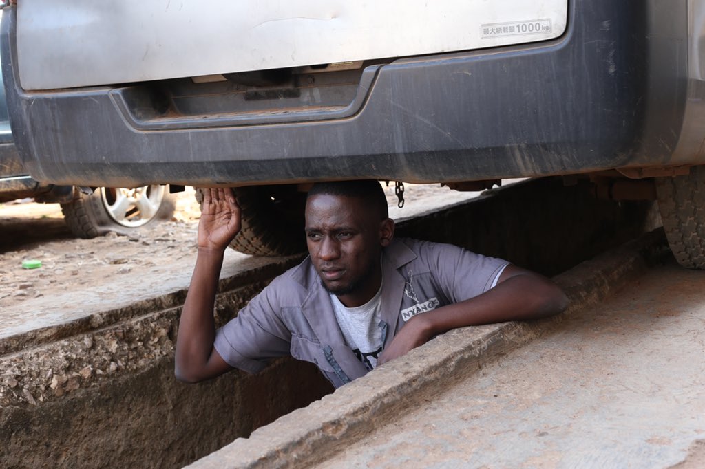 mkiboneka's tweet image. Thinking about why Sekitoleko handed himself in. What in the world can get someone saying “Afazaali Wandegeya?!”