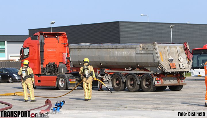 Spoedtransport vanwege brand in oplegger met batterijen [+foto] Lees meer