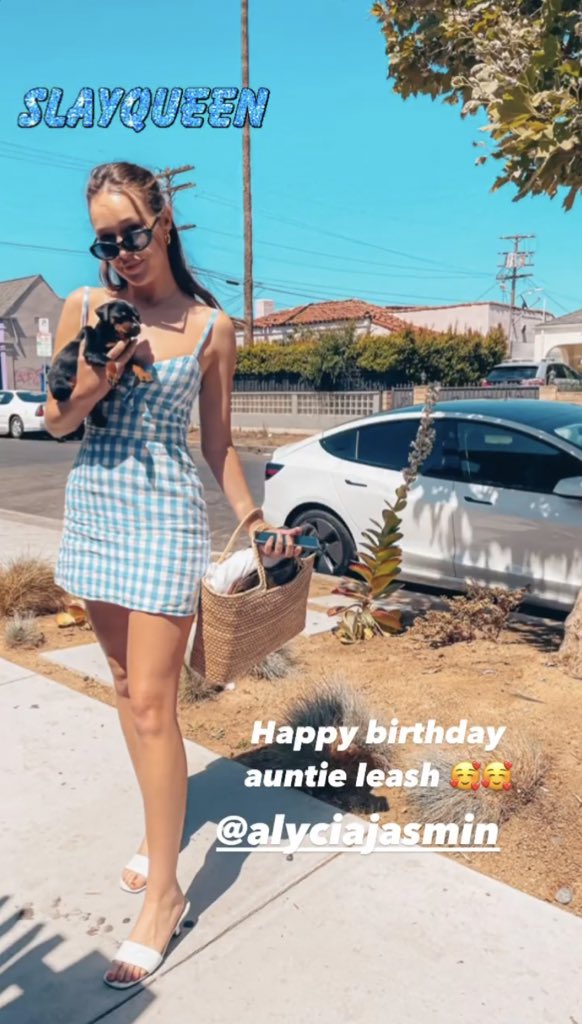 debnamcareybr's tweet image. 📸| “Feliz aniversário titia leash 🥰🥰” (emmalindsey via IG)