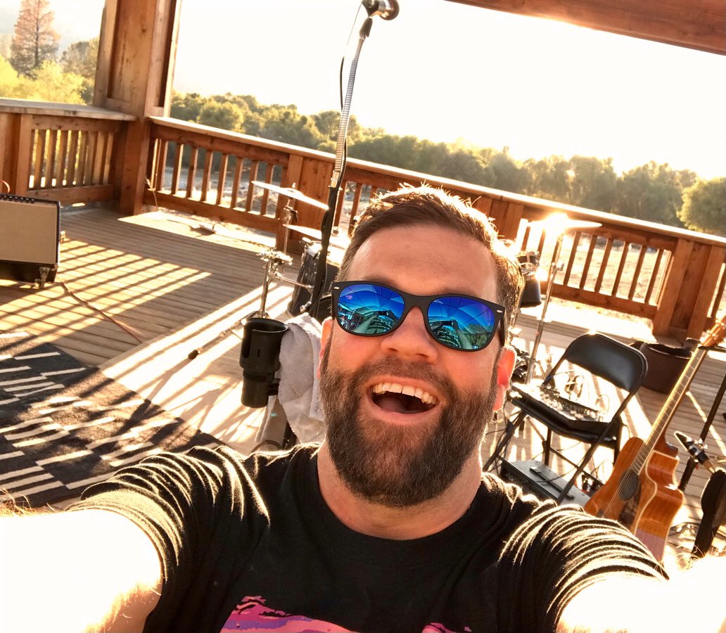 abandontheory's tweet photo. We had a terrific stage location for our recent gig!! Absolutely beautiful sunset too!!! #hoboska #abandontheory #UnsignedArtist #OriginalMusic #ColomaMusic #SacramentoMusic #SupportLocalArtists #followme https://t.co/m93BcVYnvN