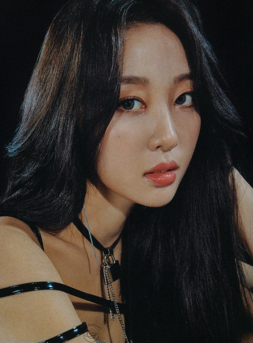🖤
#LOONA #이달의소녀 #Yves #이브