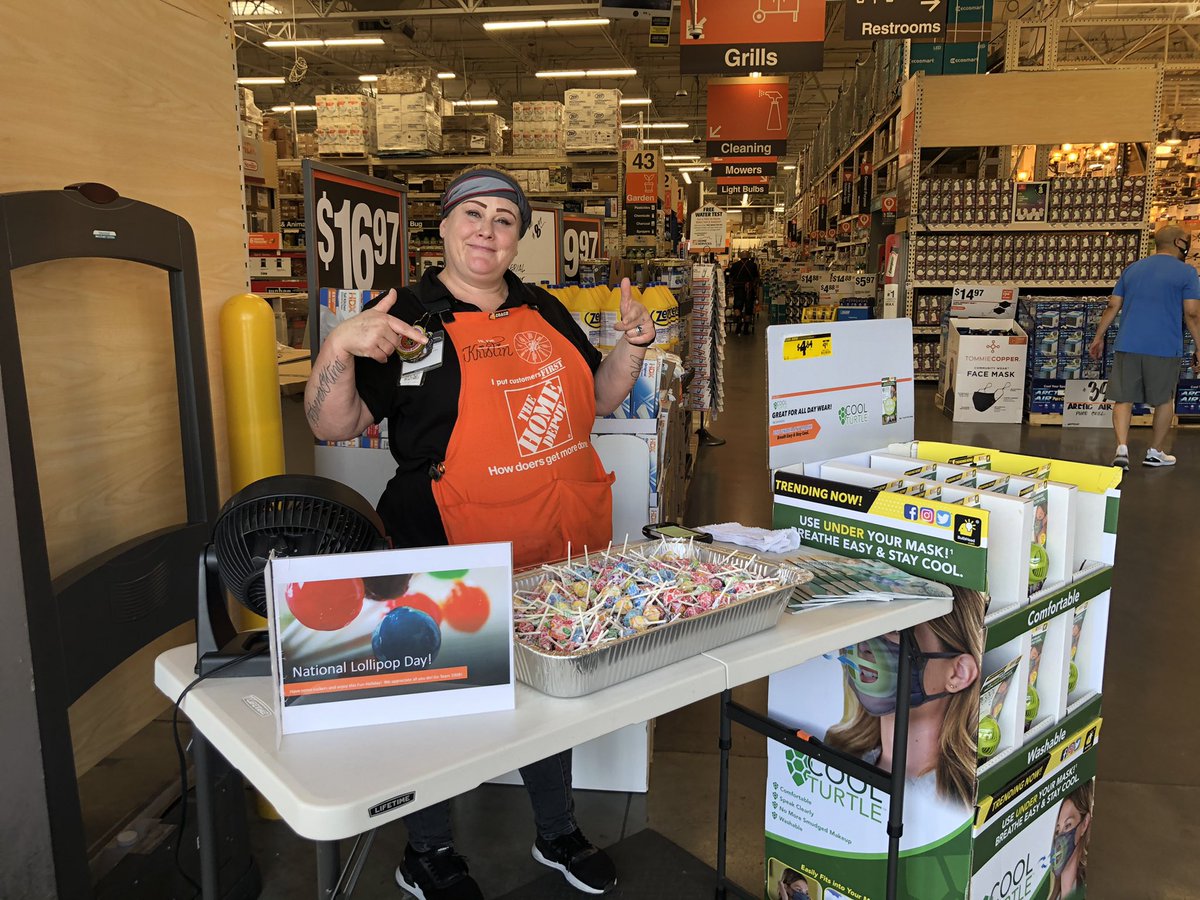 thd3308's tweet photo. National 🍭 Lollipop 🍭 Day! 3️⃣3️⃣0️⃣8️⃣ celebrating this Fun Holiday with associates and customers! 🎉🍭🧡@MarkSaltarelli @J_L_DRAPER https://t.co/j3g7FhZrBQ