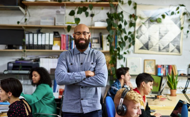 Forbes's tweet photo. Here's how to design your hybrid workplace: https://t.co/cDuh7TWF0I https://t.co/j6ZOtjVFup
