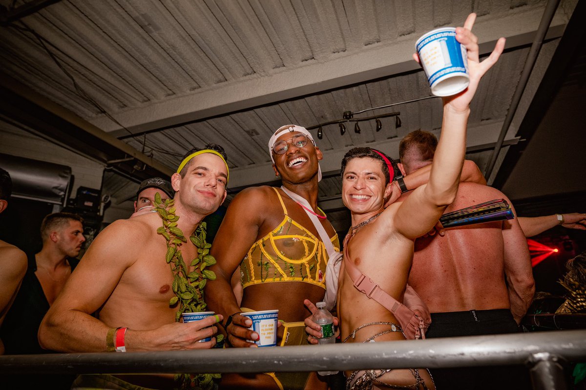 Our next SWITCH is just 10 days away...and we’ve got a very special guest DJ, Karsten Sollors. 
Tickets: https://link fr.we/SWITCHNYC