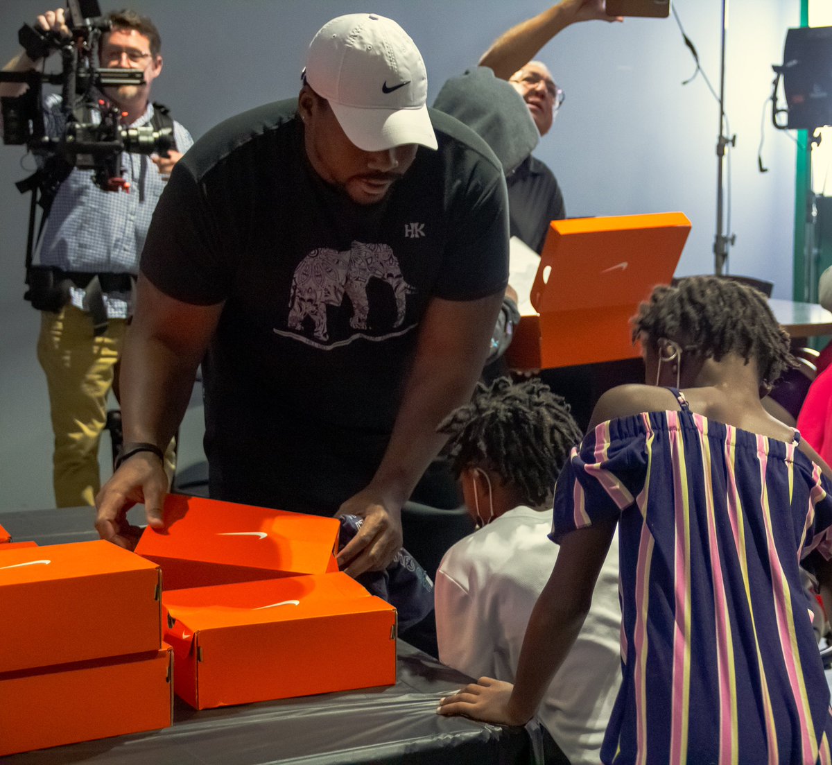 Had a great time bowling with the kids from <a href="/EzeMinistries/">Ezekiel Ministries</a> &amp; passing out some new shoes to get the school year started out on the right note. Shoutout to my friends at @McWhirterLaw for making this possible!