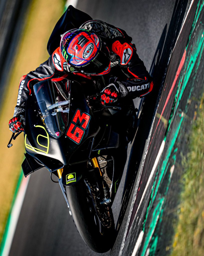 PeccoBagnaia's tweet photo. 1:36.010
Day 1 of 2 days training in @misanoworldcircuit π₯ #ducatiteambuilding #gofree @VRRidersAcademy @ducaticorse @MonsterEnergy @alpinestars @SuomyOfficial @supersunglasses @rattiboutique https://t.co/2jdEHym64P