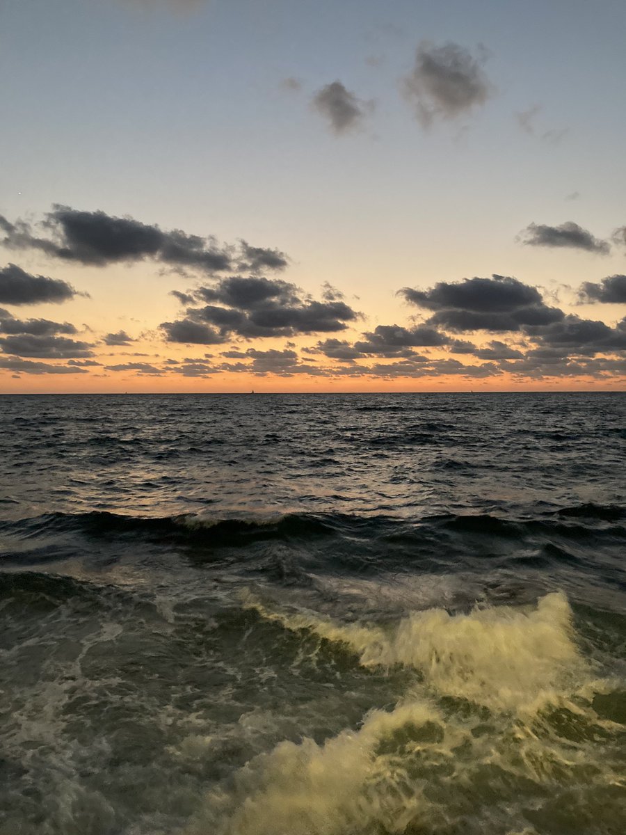 KeyserZachary's tweet photo. The colors… magnifique 🤩 https://t.co/C71yzWUWbn