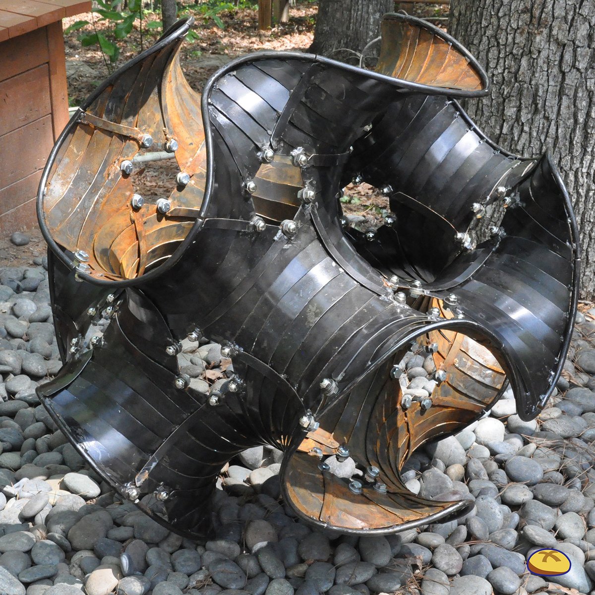 mathbun1's tweet photo. The pieces assembled into a gyroid #mathbun #sculpture #g4g https://t.co/nZ449pdbW8