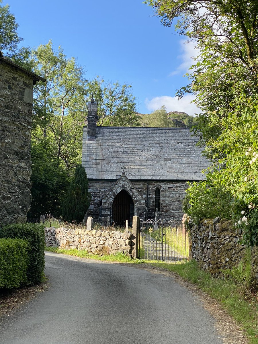 RalphHorsley's tweet image. Photos from the Duddon Valley and Eskdale.

I had an eye out for Dragons. I might have found one or two, I’ll see about doing some Wildborn paintings in which to share them 😉#referencephoto