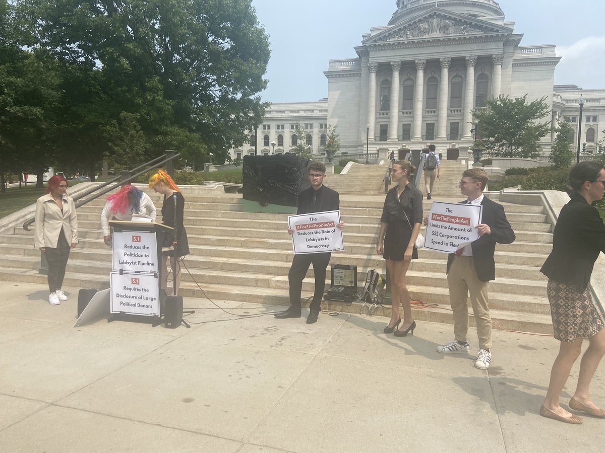 UnPACWisconsin's tweet photo. Heyooo we are in front of the Capitol for our press conference https://t.co/oNFwx7JHns