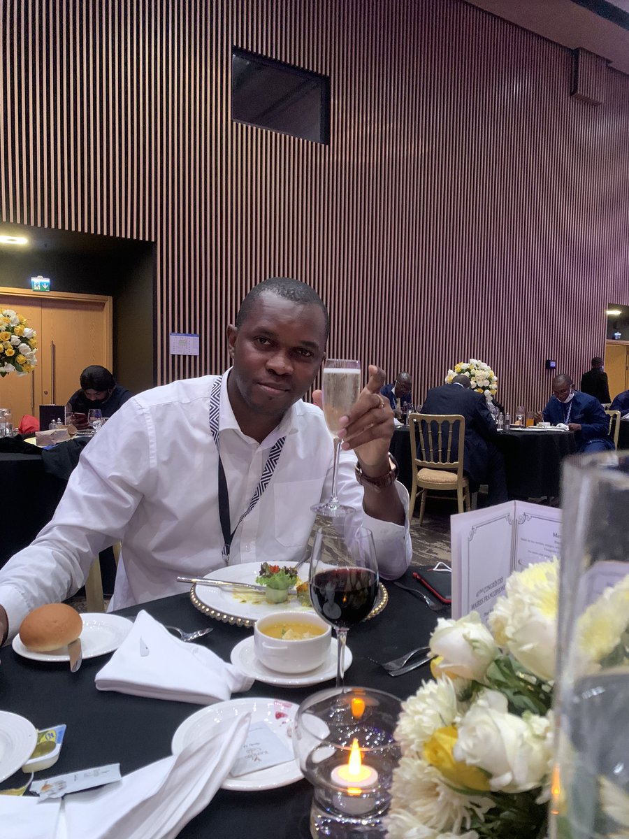 OBABAKAjacques2's tweet photo. Merci à la Ville de @CityofKigali et au Maire @PudenceR pour le Diner Gala . #AIMF2021 @AIMFrancophones @Anne_Hidalgo @dieudonne_Ban #Conseiller_Municipal_de_Brazzaville https://t.co/oxJjIhiDTb