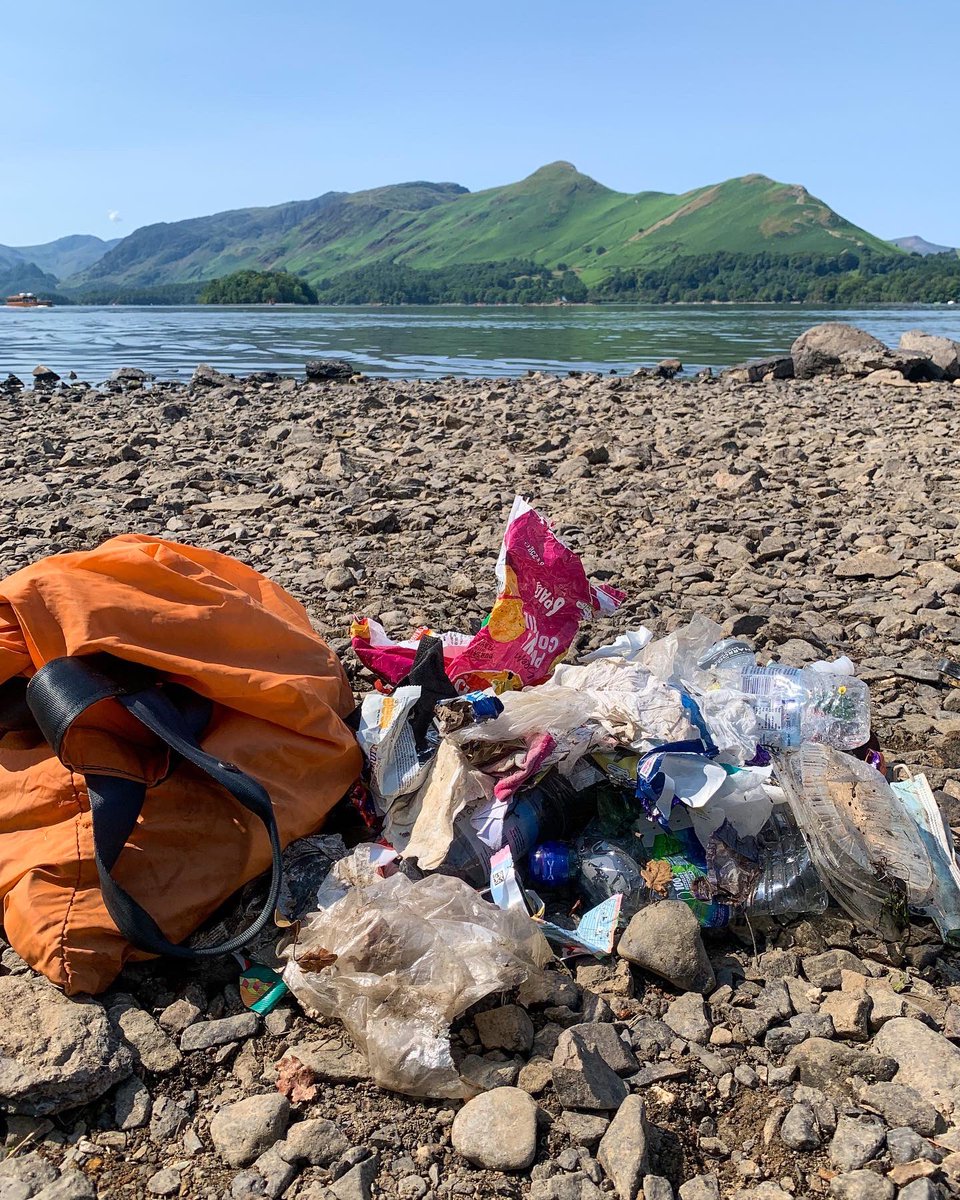 I’ve been to Derwentwater today. I met up with Richard who works for @lakedistrictnpa but he also does a lot of cleaning up in his own time too. 
We had a good litter pick and a good batter 👍🏼

#LakeDistrict #TheLakesPlasticCollective #SeeitBagitBinit #LakeDistrictKind