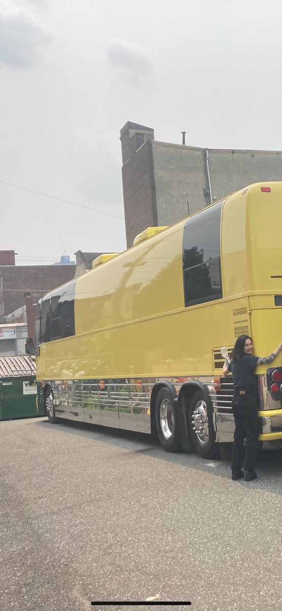 Jbrekkie's tweet image. tour starts tomorrow and our bus is a yellow jubilee

Last remaining tix : japanesebreakfast.rocks/tour