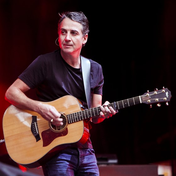 Happy birthday wishes today to Stone Gossard of Pearl Jam. 