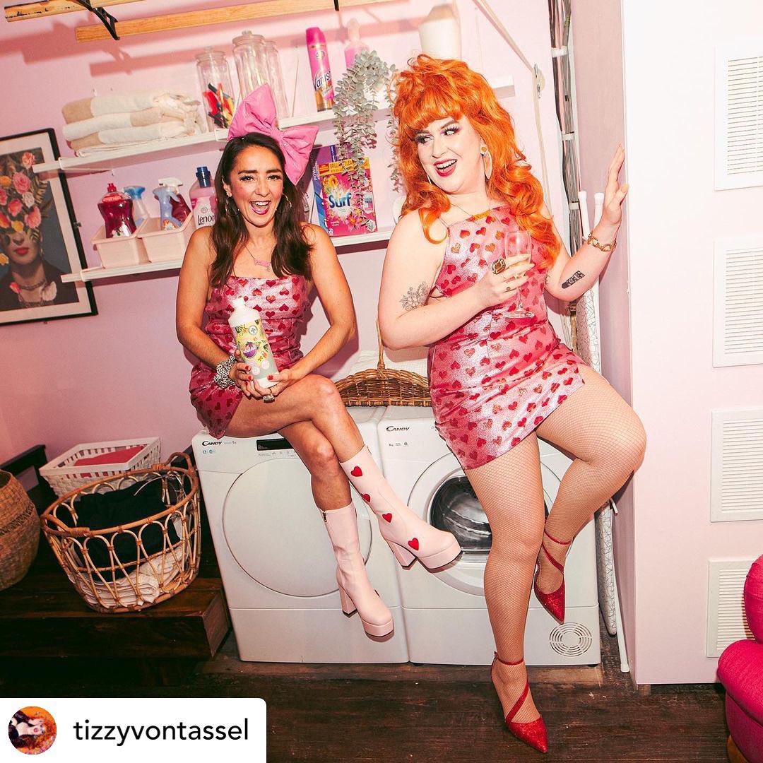 It’s a LOVE vibe ❤️💖❤️Partners in party crime &amp; matchmakers for all. We present the outrageous speed dating quiz show. Try saying that after a few Proseccos 🥂 <a href="/InnerCircleCo/">Inner Circle</a> #littlebluedoor #littleyellowdoor #westlondon #partystarters #speeddate #speedquiz