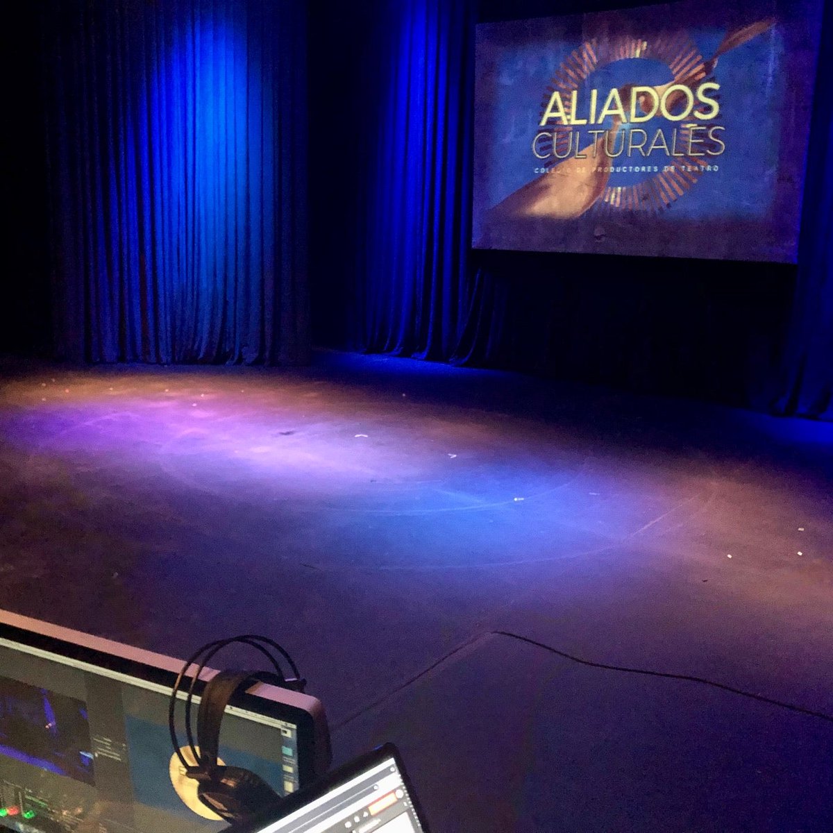 eloyhm's tweet photo. RT @ColegioPro #aliadosculturales #premio #proedia (at @ForoShakespeare in Cuauhtémoc, DF) https://t.co/OZHcEEhP6X https://t.co/kvzbfT22QJ