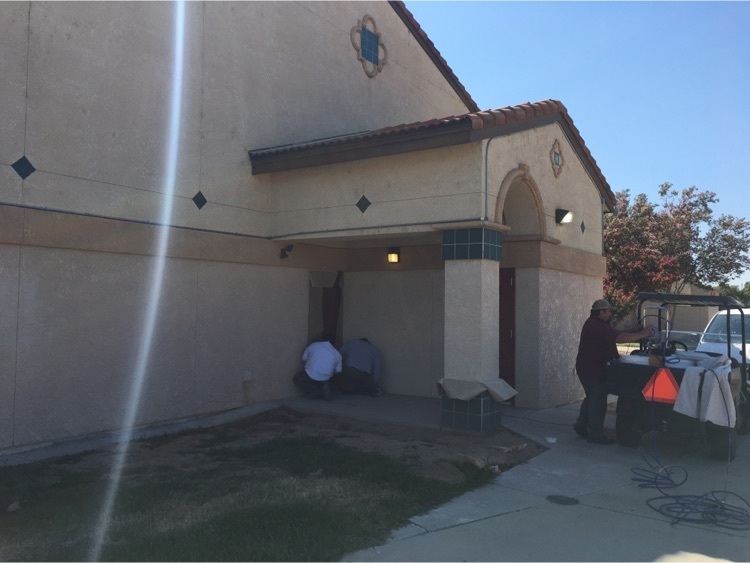 DelhiUsd's tweet photo. Gracias al Sr. Cabrera, padre voluntario, Sr. Cortez y Sr. Acosta, empleados de DUSD, por apoyarnos en pintar edificios en el Ed. Park! https://t.co/Iqt3hO45pX