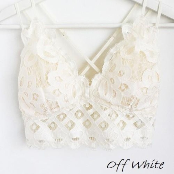LisaHow166's tweet photo. So good I had to share! Check out all the items I'm loving on @Poshmarkapp #poshmark #fashion #style #shopmycloset #hemthread #enclothe: https://t.co/Zcj4DCBX9b https://t.co/AdOeVWUZop