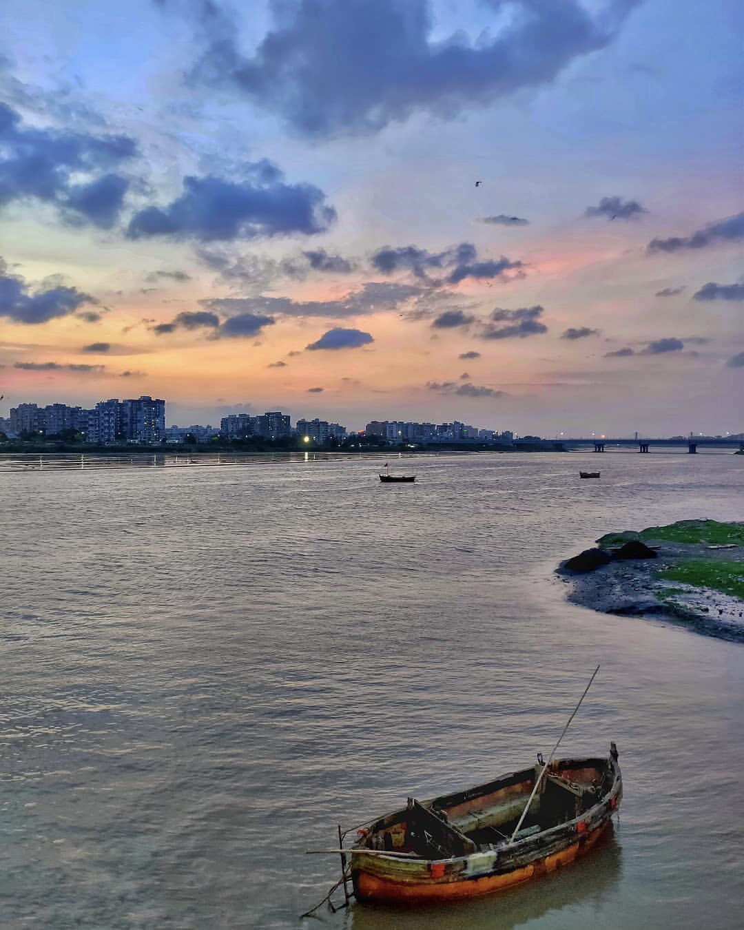The Ultimate Photography on Twitter: "The driving force of all nature 🌊  #water 📍Tapi River, Surat, Gujarat #river #water #afterrain #clouds  #sunset #riverside #calmwater #riverbank #nature #riverphotography #boat  #surat #tapiriver #gujarat #rajumak #
