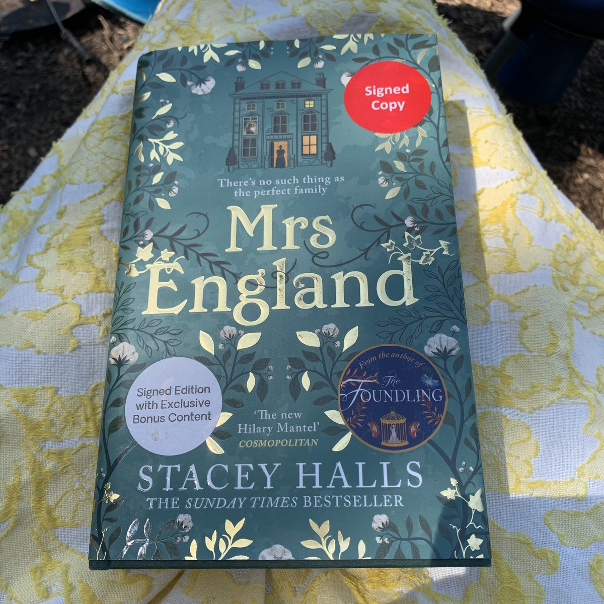 Really enjoyed #MrsEngland from @stacey_halls A gem of a book. The location was so brilliantly drawn and full of menace and drama and Ruby May is a wonderfully naive but sympathetic character. Will definitely read her two other books now. #WritingCommunity