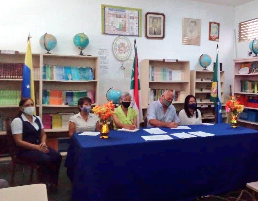 #Gestión nuestro equipo UNEM Samuel Robinson se encuentra activo a través de la UTGU Trujillo con la Presentación de los TEG de PNFA Especialidad en Lengua y Comunicación, PNFA Especialidad en Dirección y Supervisión Educativa
#Venezuela #20Julio @CTrompiz2 <a href="/elquijotejm/">Lic José Miguel</a>