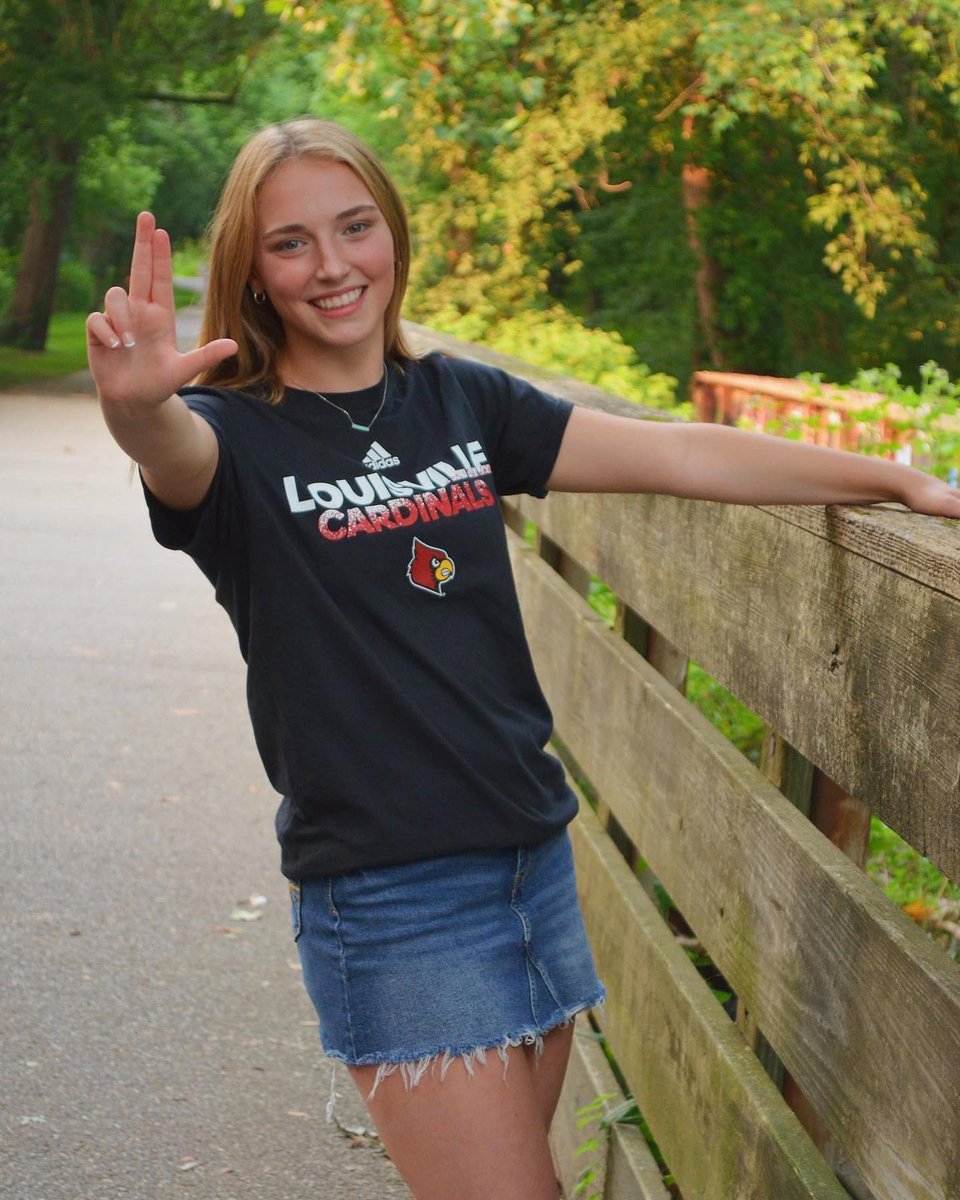 rileybullock7's tweet photo. 📍 THE VILLE

Thankful and proud is an understatement, I’m so thrilled to announce my commitment to
🔺The University of Louisville🔺 https://t.co/S49J4smiVD
