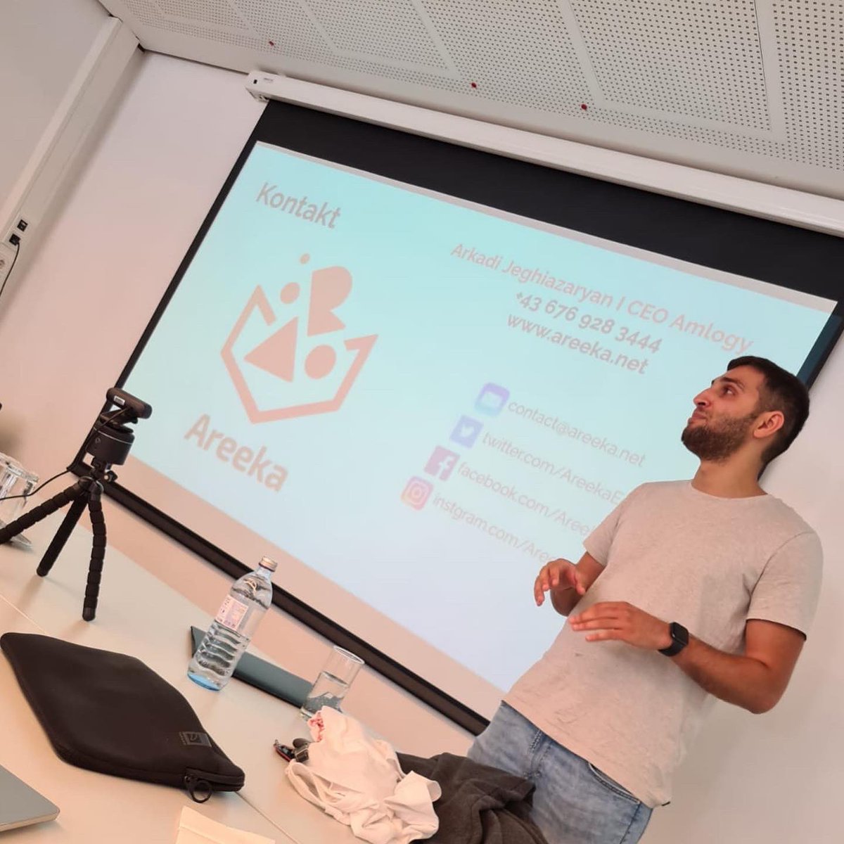 jeghiazaryan's tweet photo. Back on the stage!! Thanks too @chiefdisruptor for having me for #increase project talking about #AR in education and the way it is changing our life
#BringEduToLife #AreekaApp #AugmentedReality https://t.co/WwG3vpc00E