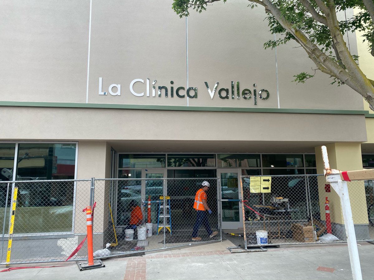 Since 2013, GNU Group has been developing designs and multi-lingual sign standards for La Clínica Healthcare Vallejo, saving costs and leading to quick implementation of their wayfinding signage. Tune in for more photos in the coming weeks!