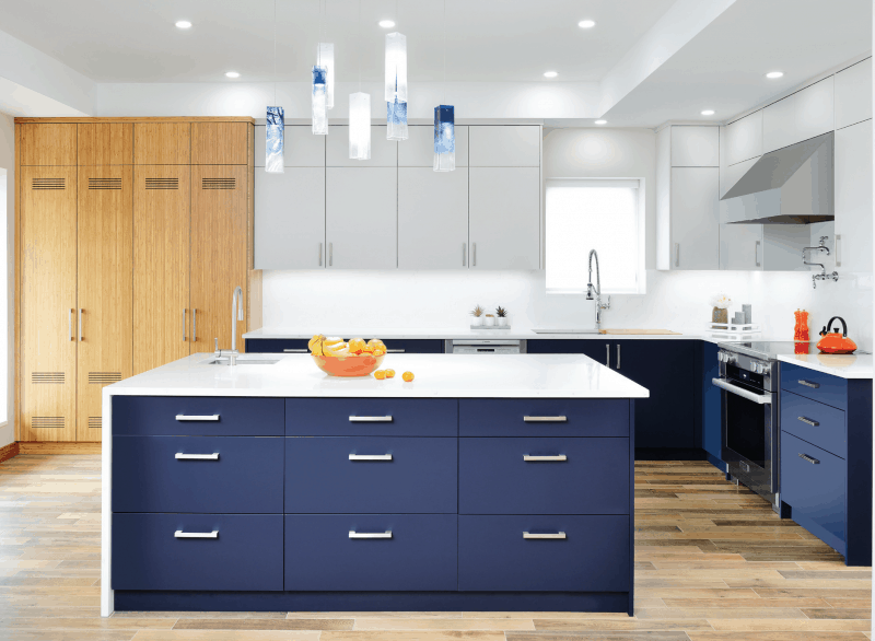 IN THIS ISSUE’S DOUBLE TAKE, WE TAKE A SECOND LOOK AT THE WHITE KITCHEN.

While kitchen trends come and go, the white kitchen is a classic look that will never go out of style. White is clean, simple,bright and airy - which is why so many choose it as

canadianhometrends.com/double-take-ki…