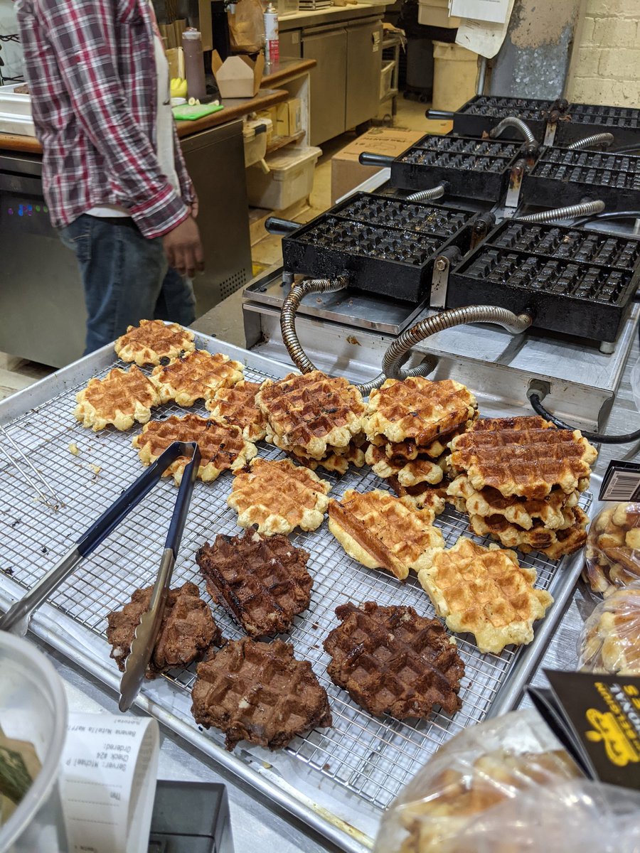 ZachMWeber's tweet photo. Cincinnati has some fantastic nicknames (The Queen City, Paris of America, Porkopolis, City of Seven Hills, etc.) and some even better eats.

@tasteofbelgium
@DeeperRootsDRC 
@FindlayMarket 
@ElisBBQCincy https://t.co/vR0qgVufBr