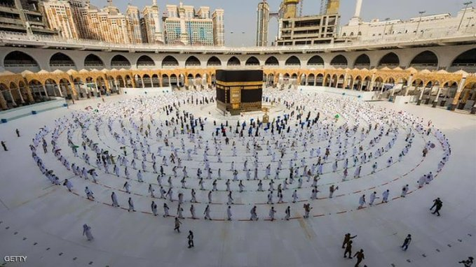 almersad22's tweet photo. تقول: السعودية إن عدد الحجيج لهذا العام( 60 ألف) حاج،وهذا رقم أكثر بكثير من الرقم الحقيقي؛وذلك لتفادي ماتبقى من السخط الإسلامي بسبب تلقيص عدد الحجيج بذريعة وباء كورنا ..
كم تت��قع عدد الحجيج من خلال هذه الصورة؟ 
#عيدكم_مبارك #عيد_مبارك #الحج https://t.co/xIoXXKyfGJ