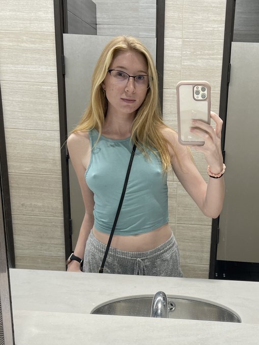 Truckstop bathrooms are so chilly 🥶 https://t.co/UrKxpCWscr