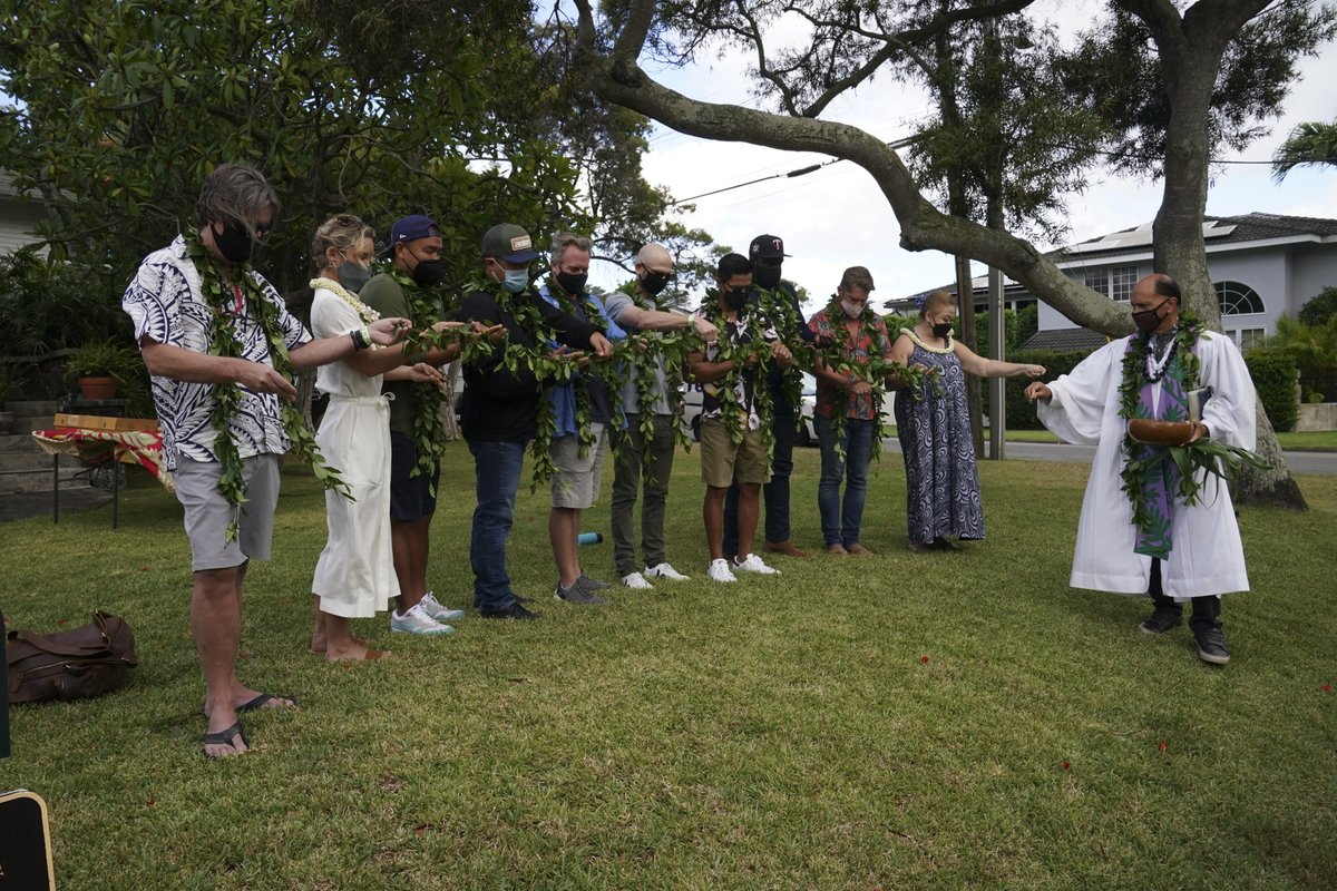 magnumpi's tweet photo. With this morning's traditional Hawaiian blessing, we officially said aloha to the production of Season 4. 🌺 See you soon, #MagnumPI family! 🤙 https://t.co/teIxaYEhOV