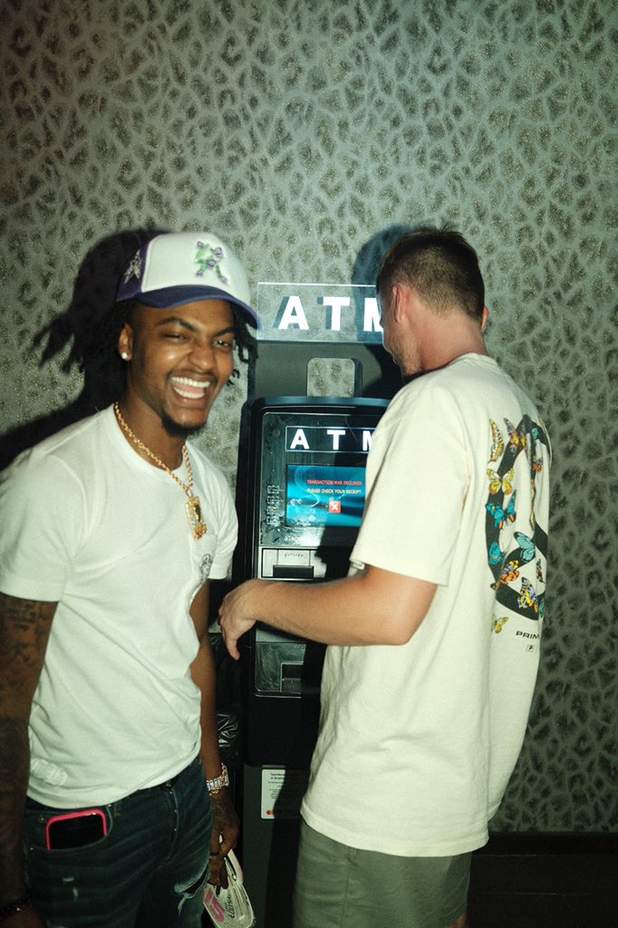 KalebFree_'s tweet image. My rapper friend lil Devin took me to the strip club in Miami @Sosaa_Swain