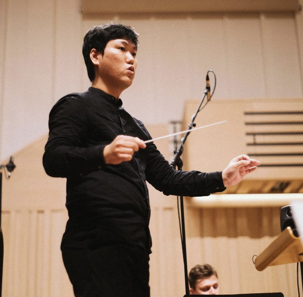 MelvinTay_'s tweet photo. Thankful for an amazing day of music yesterday! ๐ Workshopped a new work by #AlexPapp with @liverpoolphil Ensemble 10/10 in the morning; recordings with @NFOrchestra, #giftsfromcrows & @ZachHeyde in the afternoon; the night with #NFOchoir and @shaundrewmusic My heart is full. โบ๏ธ https://t.co/AakX4y96mg