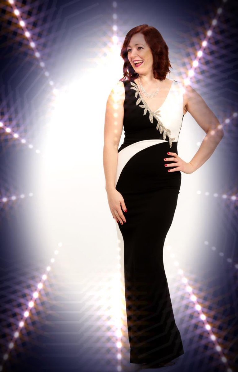 Oh to feel the warmth of the spotlights once again….

#musicaltheatre #PositiveVibes #musician