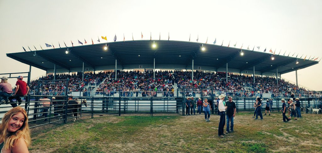 It is a beautiful night (and week) for a rodeo! 

📌 @LancasterEventC 

<a href="/NHSFRLincoln/">NHSFR Lincoln</a> | <a href="/OfficialNHSRA/">NHSRA</a>