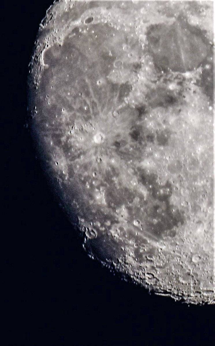 Entrégate de verdad, enamorate, permítete; la vida son tres días y dos están nublados, así que hay que aprovechar el día que hace bueno #BuenasNoches #HazTurismos 🌍