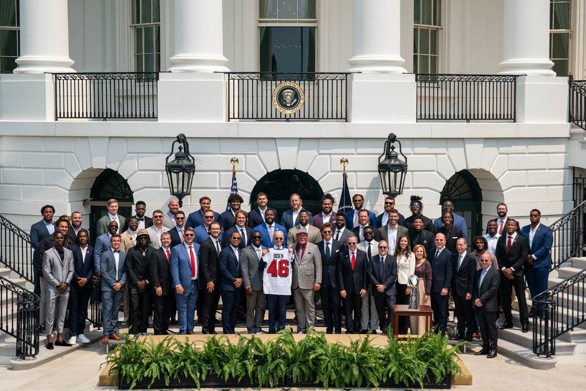 Today President Biden welcomed Super Bowl LV Champions, the Tampa Bay Buccaneers, to the White House for an acknowledgment of their hard work on the field and their commitment to saving lives off the field as a part of the NFL’s strong vaccination efforts.