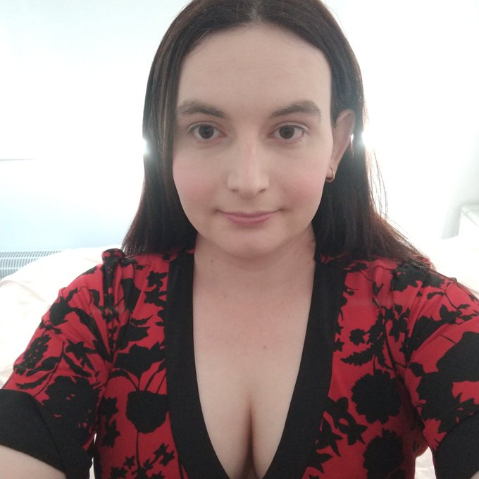 Joni Rae’s pics and videos