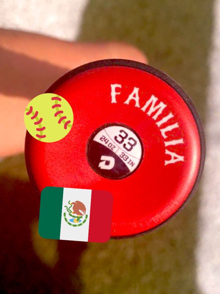 Los que tanto critican que la Selección Mexicana de Softbol “no es mexicana”, sino “puras ‘pochitas’”🤦🏻‍♀️🙄
¡Nacieron allá y ELIGIERON a México!
Podían ser titulares en EUA, pero juegan por sus padres y sus abuelos y lo llevan SIEMPRE presente.
¿Una prueba? Miren sus bates: