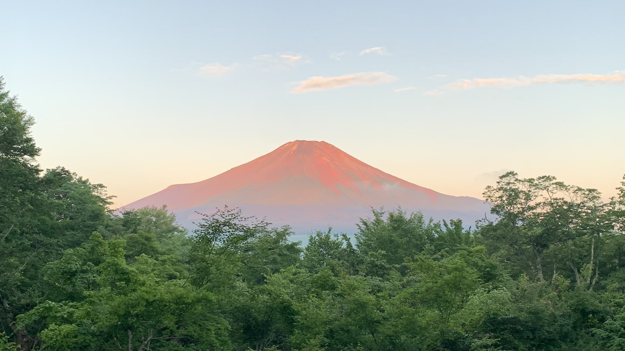 浅見紀之 今朝も赤富士 富士山 赤富士 山中湖 山梨県 オーベルジュ秋桜 絶景宿 夏 緊急事態宣言 T Co Knuud6zszt Twitter