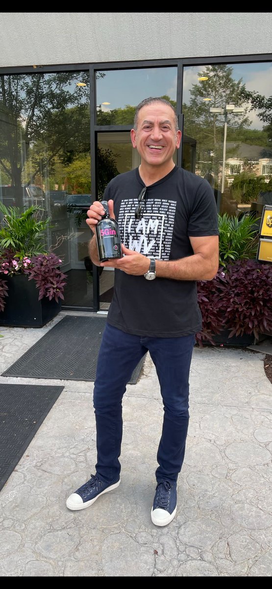 WirelessVision's tweet photo. @TMobile #5Gin is in and WV is loving it!...Especially our CEO, @thatsammori 🥃🙌🏽 @SByrneDoyle @JRojas537 @aarontubbs_ @MikeSievert @FirestoneJosh @EdStald @WVGavB @MarioJacksonWV @Bmcalis @LTrain_Dawood @leithsawa @dzepol78 @MiliaAnne https://t.co/xVwZtqWSVR